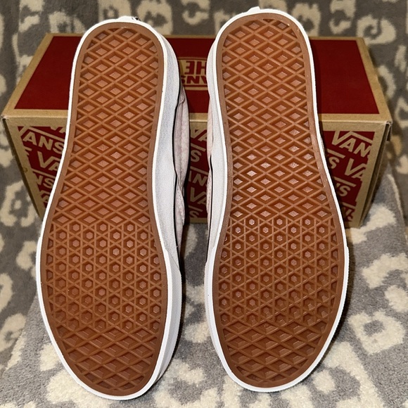 Vans Classic Slip-On Sneakers Washes Cradle Pink/True White New 😍 - Picture 14 of 17